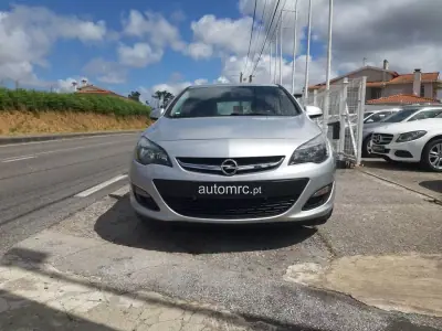 Opel Astra 2013 - 9900 EUR, 179980 km - AUTO.MOTO.pt - 179980km - foto 4 de 35
