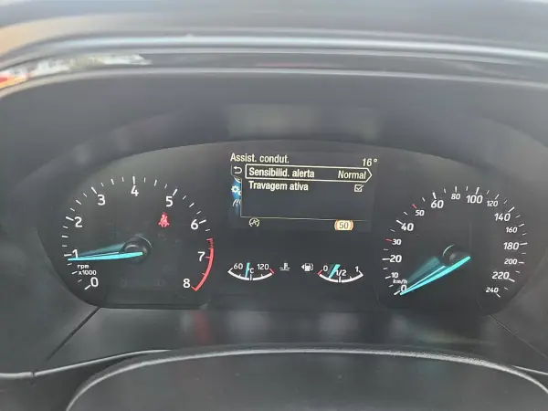 Ford Focus SW 2019 - 13800 EUR, 115000 km - AUTO.MOTO.pt - 115000km - foto 47 de 54