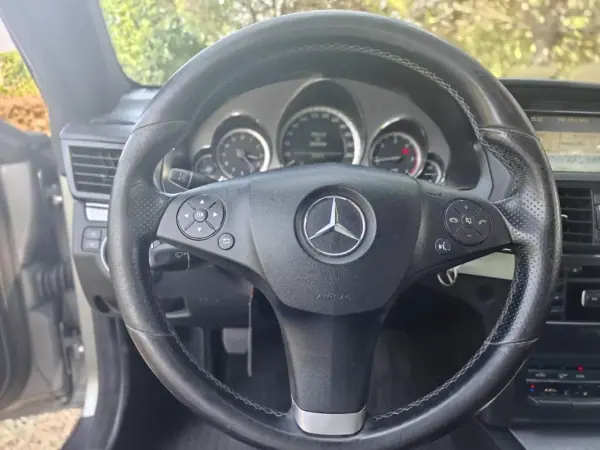 Mercedes-Benz E 220 2010 - 15499 EUR, 202000 km - AUTO.MOTO.pt - 202000km - foto 27 de 35