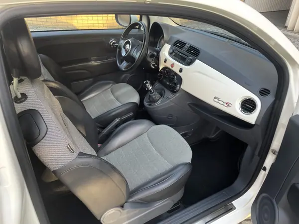 Fiat 500C 2013 - 6990 EUR, 102000 km - AUTO.MOTO.pt - 102000km - foto 12 de 15