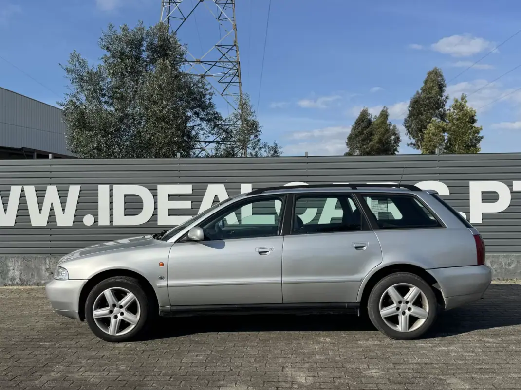 Audi A4 Avant 1996 - 2750 EUR, 445000 km - AUTO.MOTO.pt - 445000km - foto 3 de 14