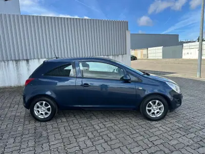 Opel Corsa 2013 - 8490 EUR, 110000 km - AUTO.MOTO.pt - 110000km - foto 8 de 16