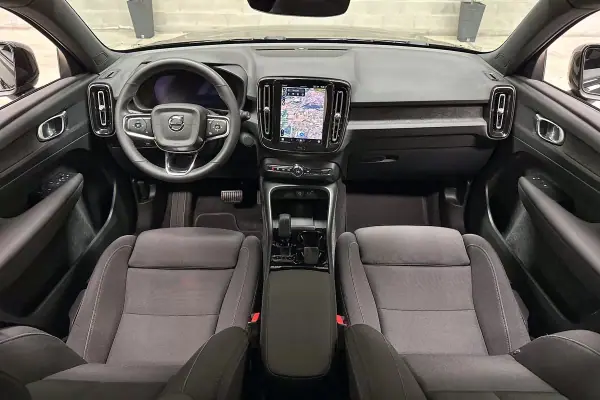 Volvo XC 40 2022 - 27950 EUR, 53768 km - AUTO.MOTO.pt - 53768km - foto 12 de 52