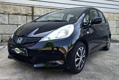 Honda Jazz 2013 - 9750 EUR, 150000 km - AUTO.MOTO.pt - 150000km - foto 2 de 14