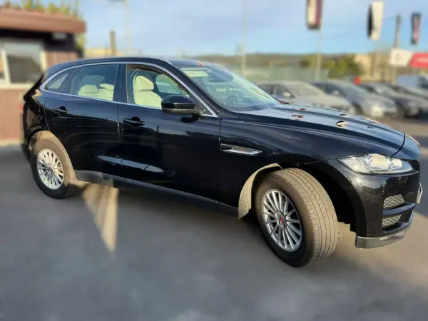 Jaguar F-Pace 2017 - 24900 EUR, 184000 km - AUTO.MOTO.pt - 184000km - foto 5 de 19