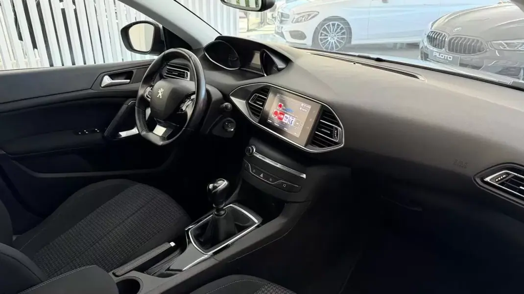 Peugeot 308 SW 2020 - 11990 EUR, 153706 km - AUTO.MOTO.pt - 153706km - foto 25 de 34