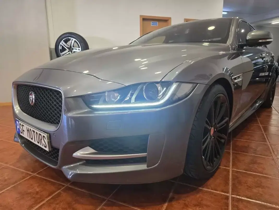 Jaguar XE 2017 - 16980 EUR, 185325 km - 185325km - foto 12 de 36