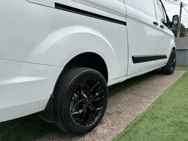 Ford Transit 2020 - 16900 EUR, 200000 km - AUTO.MOTO.pt - 200000km - foto 12 de 37