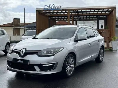 Renault Mégane Sport Tourer 2014 - 7750 EUR, 250000 km - AUTO.MOTO.pt - 250000km - foto 9 de 47