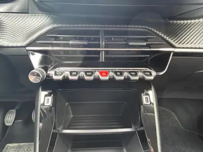 Peugeot 2008 2021 - 15750 EUR, 206114 km - AUTO.MOTO.pt - 206114km - foto 16 de 24