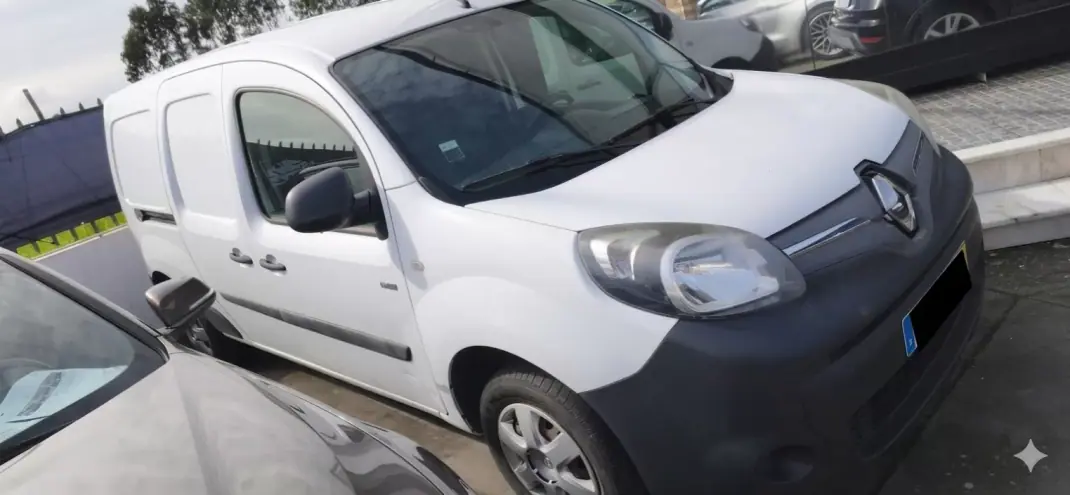 Renault 2017 - 9990 EUR, 87326 km - AUTO.MOTO.pt - 87326km - foto 1 de 4