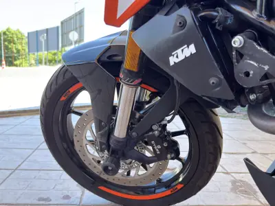 KTM Duke 200 2018 - 3750 EUR, 8468 km - AUTO.MOTO.pt - 8468km - foto 12 de 15