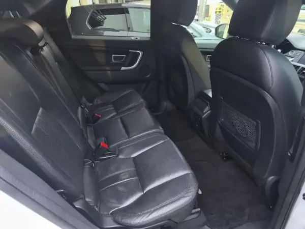 Land Rover Discovery Sport 2016 - 21500 EUR, 178000 km - AUTO.MOTO.pt - 178000km - foto 26 de 33