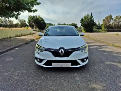 Renault Mégane 2016 - 11000 EUR, 136472 km - AUTO.MOTO.pt - 136472km - foto 2 de 15