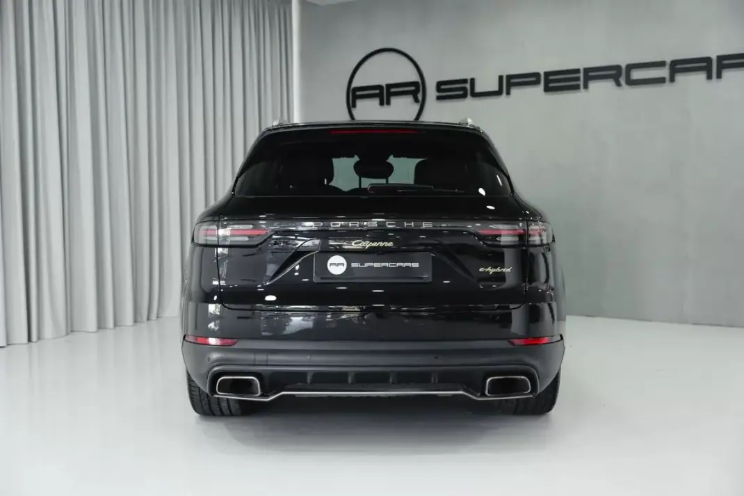 Porsche Cayenne 2018 - 57950 EUR, 120059 km - 120059km - foto 16 de 60