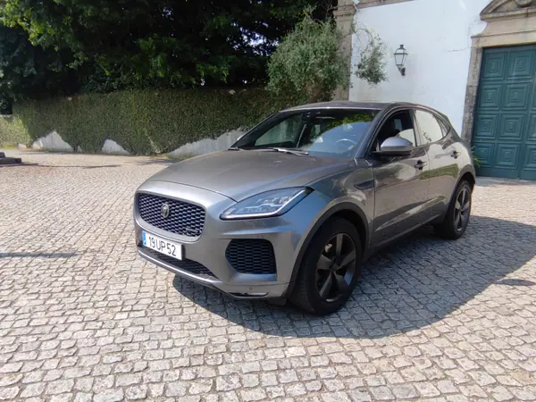 Jaguar E-Pace 2018 - 19500 EUR, 127147 km - AUTO.MOTO.pt - 127147km - foto 2 de 2