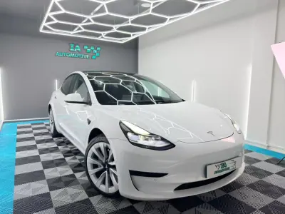 Tesla Model 3 2022 - 24999 EUR, 115000 km - AUTO.MOTO.pt - 115000km - foto 4 de 23