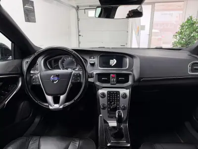 Volvo V40 2015 - 11990 EUR, 151000 km - 151000km - foto 6 de 29