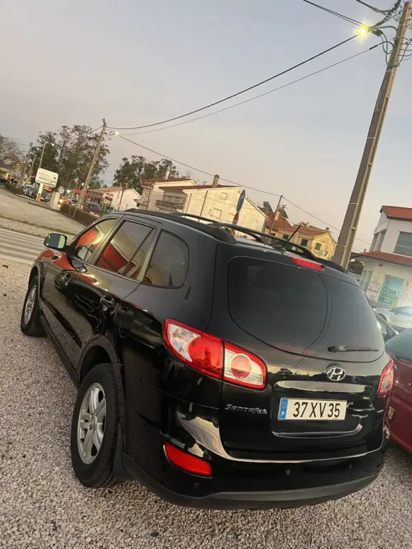 Hyundai Santa Fe 2012 - 12899 EUR, 117000 km - AUTO.MOTO.pt - 117000km - foto 4 de 8