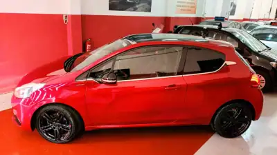 Peugeot 208 2015 - 11990 EUR, 110463 km - AUTO.MOTO.pt - 110463km - foto 16 de 71