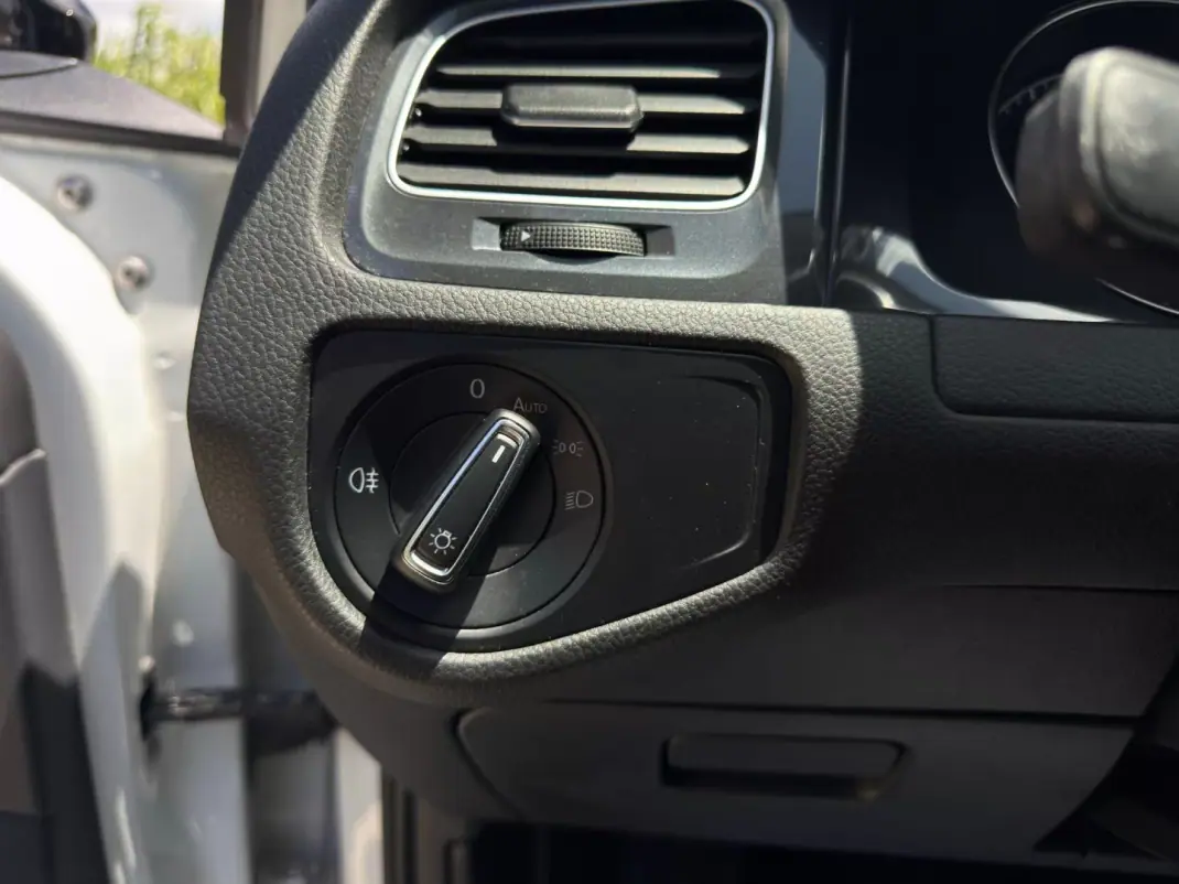 Volkswagen Golf 2019 - 13995 EUR, 169500 km - AUTO.MOTO.pt - 169500km - foto 18 de 41