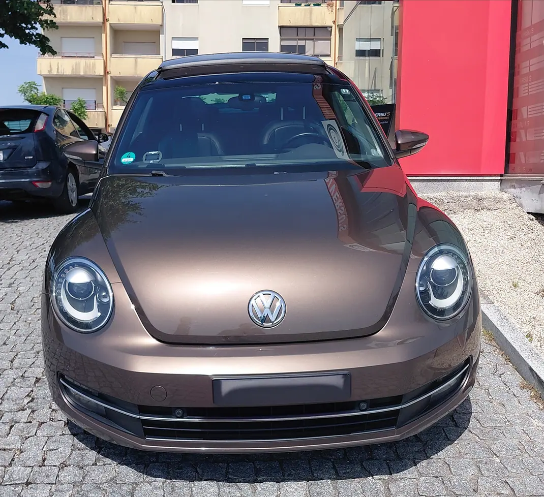 Volkswagen New Beetle 2012 - 16500 EUR, 228000 km - AUTO.MOTO.pt - 228000km - foto 9 de 11