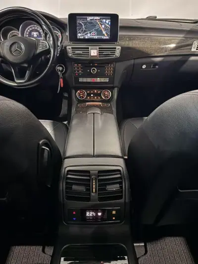 Mercedes-Benz CLS 350 2015 - 32500 EUR, 99869 km - AUTO.MOTO.pt - 99869km - foto 7 de 34