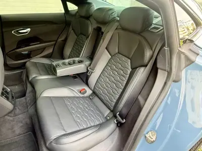 Audi e-tron GT 2022 - 57790 EUR, 82950 km - AUTO.MOTO.pt - 82950km - foto 14 de 55