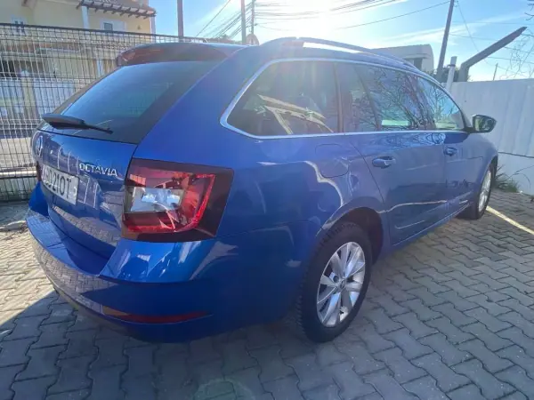 Skoda Octavia Break 2020 - 13990 EUR, 220634 km - AUTO.MOTO.pt - 220634km - foto 7 de 26