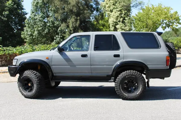 Toyota 4-Runner 1995 - 48000 EUR, 336000 km - AUTO.MOTO.pt - 336000km - foto 10 de 40