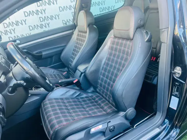 Volkswagen Golf 2007 - 17500 EUR, 220000 km - AUTO.MOTO.pt - 220000km - foto 14 de 15