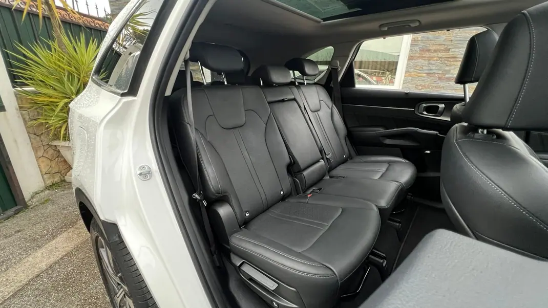 Kia Sorento 2021 - 37500 EUR, 46923 km - AUTO.MOTO.pt - 46923km - foto 26 de 31