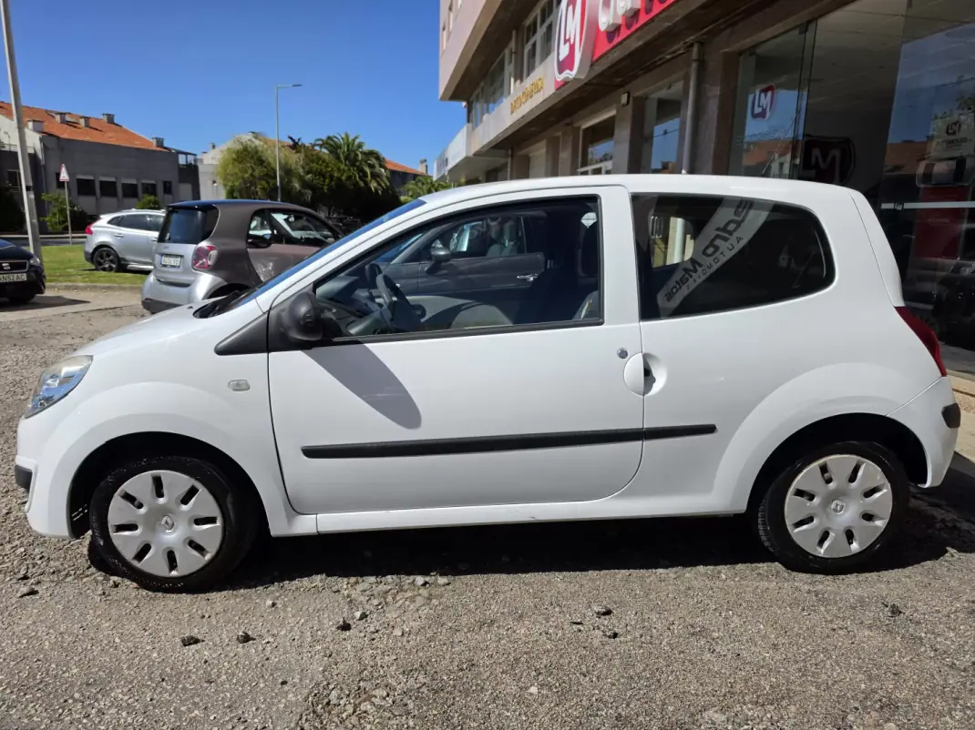 Renault Twingo 2010 - 4250 EUR, 150000 km - 150000km - foto 4 de 11