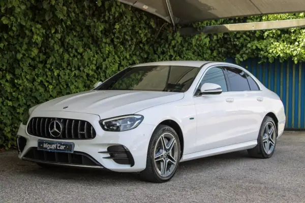 Mercedes-Benz E 300 2020 - 35900 EUR, 135000 km - AUTO.MOTO.pt - 135000km - foto 3 de 17
