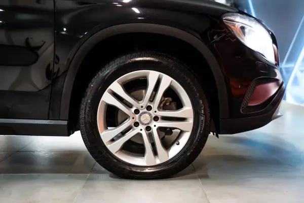 Mercedes-Benz GLA 180 2017 - 20900 EUR, 228238 km - AUTO.MOTO.pt - 228238km - foto 20 de 22