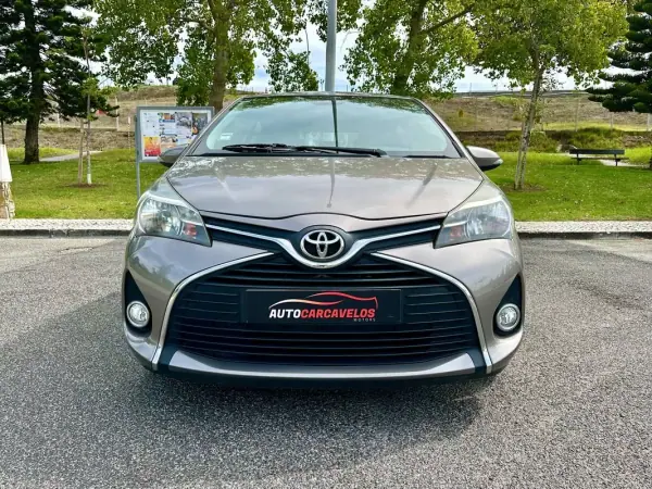 Toyota Yaris 1.0 VVT-i Comfort 2014 Gasolina