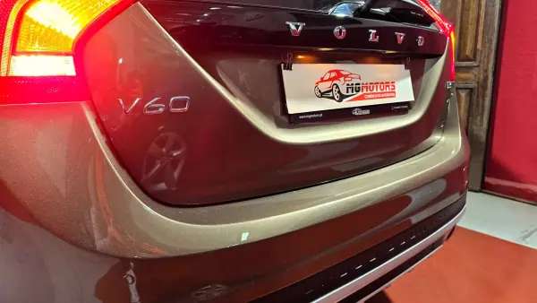 Volvo V60 Cross Country 2016 - 18180 EUR, 138731 km - AUTO.MOTO.pt - 138731km - foto 10 de 54