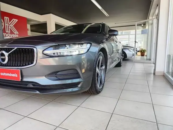 Volvo V90 2018 - 20990 EUR, 188000 km - AUTO.MOTO.pt - 188000km - foto 6 de 35