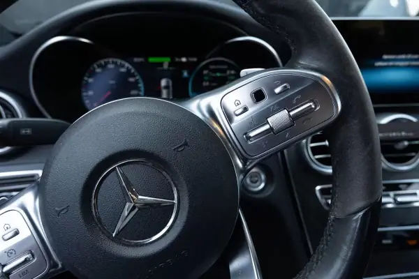 Mercedes-Benz C 300 2021 - 31900 EUR, 154000 km - 154000km - foto 16 de 23
