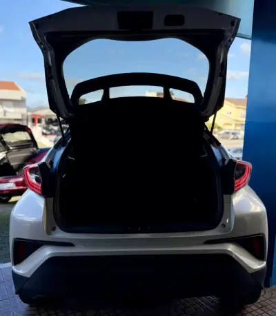 Toyota C-HR 2019 - 23950 EUR, 95000 km - AUTO.MOTO.pt - 95000km - foto 25 de 27