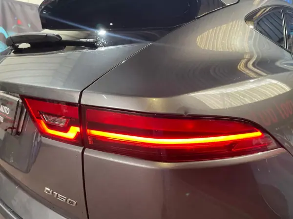 Jaguar E-Pace 2018 - 20899 EUR, 129000 km - 129000km - foto 23 de 48