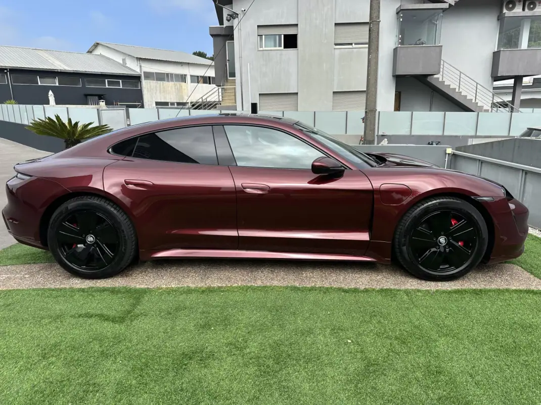Porsche Taycan 2020 - 49900 EUR, 100000 km - AUTO.MOTO.pt - 100000km - foto 15 de 61