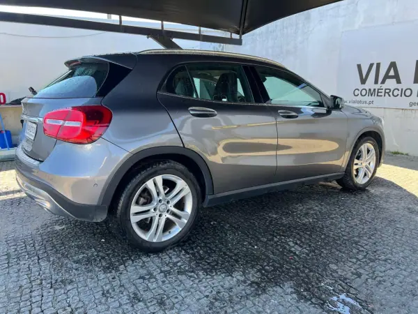 Mercedes-Benz GLA 200 2015 - 21750 EUR, 192000 km - AUTO.MOTO.pt - 192000km - foto 5 de 14
