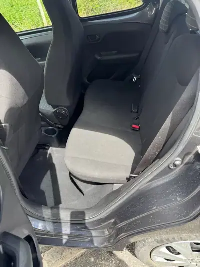 Peugeot 108 2021 - 11000 EUR, 62048 km - AUTO.MOTO.pt - 62048km - foto 17 de 32