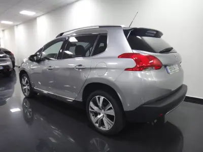 Peugeot 2008 2015 - 8990 EUR, 88000 km - AUTO.MOTO.pt - 88000km - foto 5 de 25
