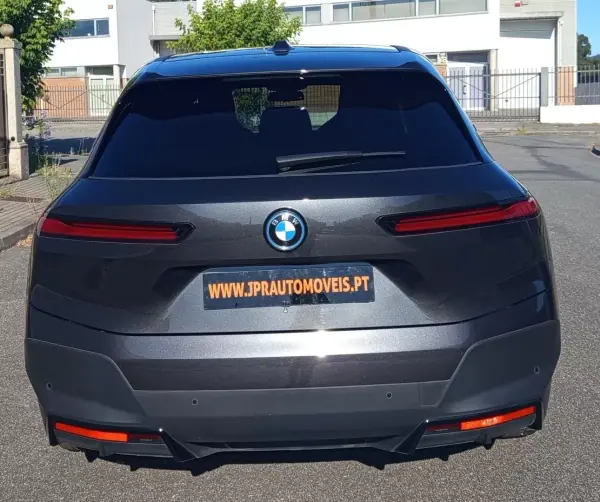 BMW iX 2022 - 40990 EUR, 96400 km - AUTO.MOTO.pt - 96400km - foto 7 de 22