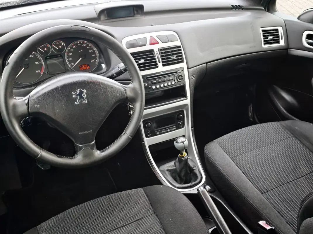 Peugeot 307 2006 - 4500 EUR, 309000 km - 309000km - foto 6 de 11