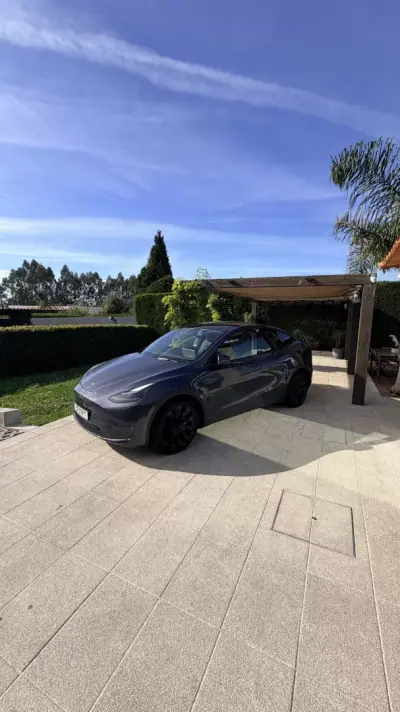 Tesla Model Y 2021 — foto 2 de 15