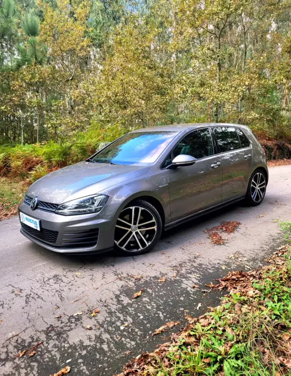 Volkswagen Golf 2015 - 16990 EUR, 218000 km - AUTO.MOTO.pt - 218000km - foto 2 de 25