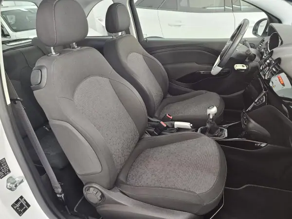 Opel Adam 2015 - 9900 EUR, 39200 km - AUTO.MOTO.pt - 39200km - foto 11 de 13